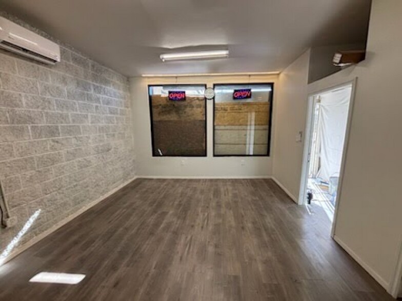13315 Victory Blvd, Van Nuys, CA à louer - Photo de l’immeuble – Image 3 sur 7