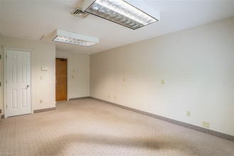 4960 Higbee Ave NW, Canton, OH à louer Photo intérieure– Image 2 sur 2