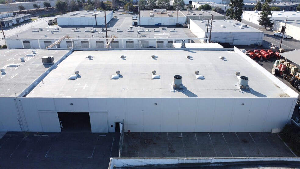 18071 Mount Washington St, Fountain Valley, CA à louer - Photo de l’immeuble – Image 1 sur 13