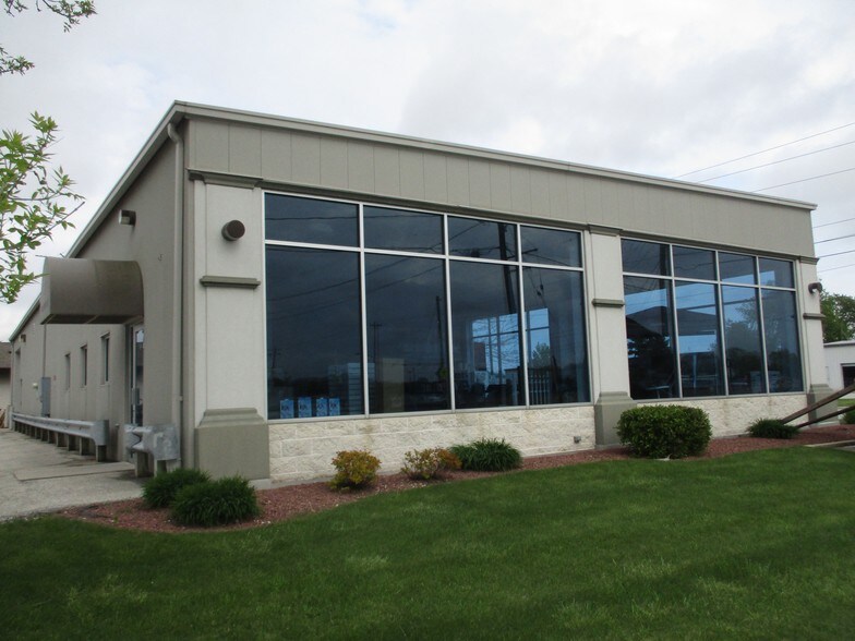 3420 Dewey St, Manitowoc, WI à louer - Photo de l’immeuble – Image 2 sur 12