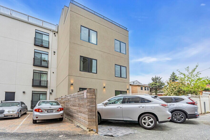 1103 Fern St NW, Washington, DC à vendre - Photo de l’immeuble – Image 2 sur 57