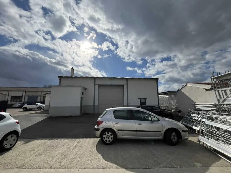 102 Rue Fleury Jay, GRIGNY-SUR-RHÔNE à louer - Photo de l’immeuble – Image 3 sur 22