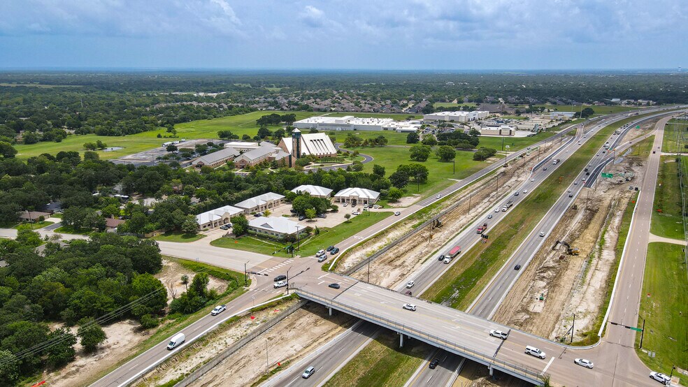 2429 Earl Rudder Fwy, College Station, TX à louer - Photo de l’immeuble – Image 3 sur 7