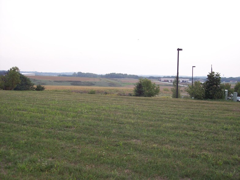 251 Progress Way, Waunakee, WI à vendre - Photo de l’immeuble – Image 3 sur 3