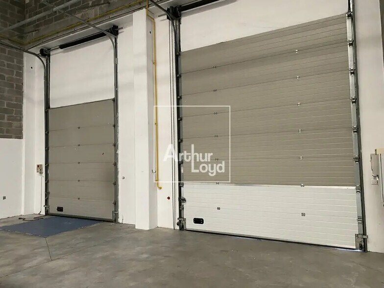 Bureau dans Moissy-Cramayel à louer - Photo de l’immeuble – Image 2 sur 6