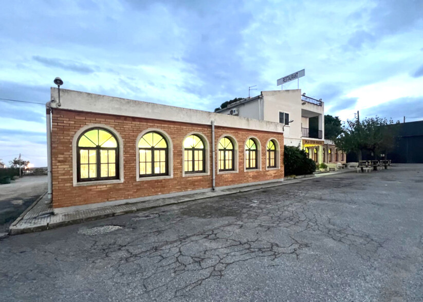 Local commercial dans Camarles, Tarragona à vendre - Photo principale – Image 1 sur 5