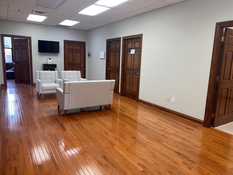 917 3rd Ave, Huntington, WV à louer - Photo intérieure – Image 3 sur 7