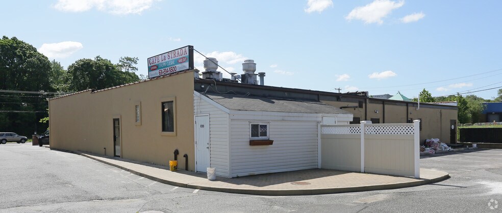 346-352 Wheeler Rd, Hauppauge, NY à louer - Photo de l’immeuble – Image 2 sur 7