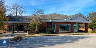 Plus de détails pour 690 Richmond Rd, Richmond Heights, OH - Local commercial à louer