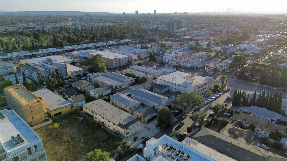 5828-5832 Lexington Ave, Los Angeles, CA à vendre - Photo de l’immeuble – Image 2 sur 7