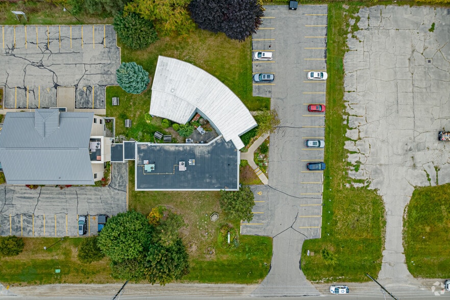 15 Lewis Rd, Guelph, ON à louer - Aérien – Image 2 sur 5
