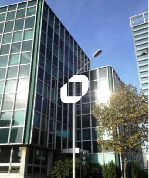Bureau dans Bagnolet à louer - Photo de l’immeuble – Image 1 sur 8