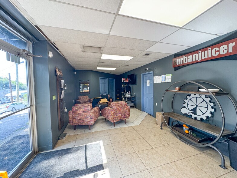 2110 Carson St, Nashville, TN à louer - Photo de l’immeuble – Image 3 sur 6