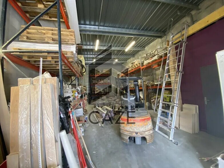 Local d'activités dans Tresses à vendre - Photo intérieure – Image 3 sur 4