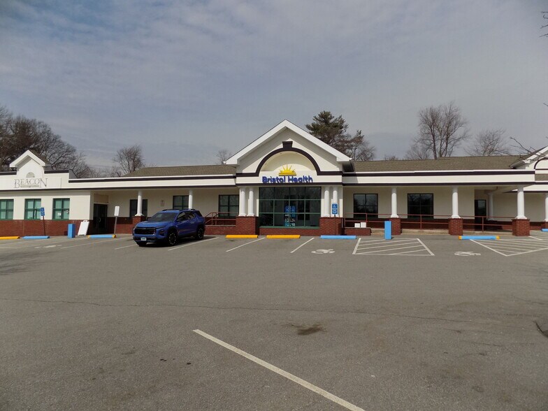 25 Collins Rd, Bristol, CT à vendre - Photo de l’immeuble – Image 2 sur 8