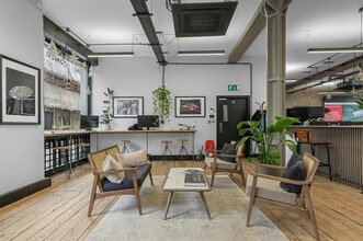 13-17 Ironmonger Row, Londres à louer Photo intérieure– Image 2 sur 7