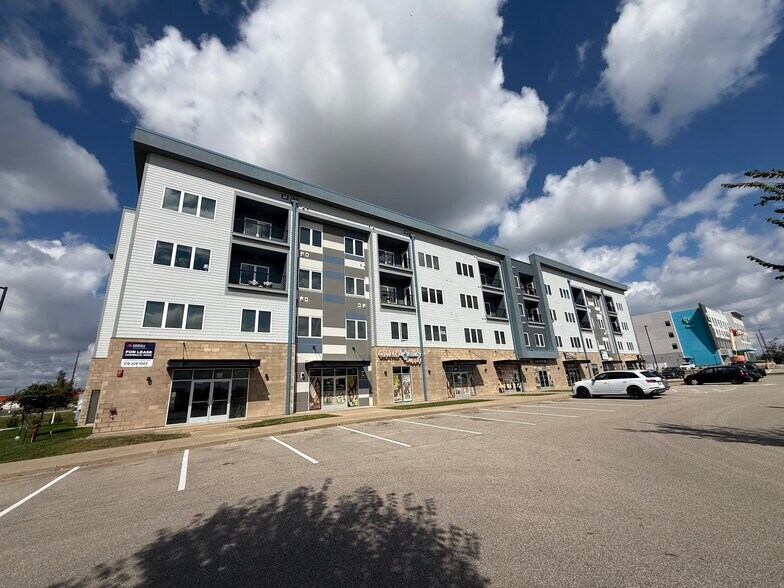 3998 Westdale Pky SW, Cedar Rapids, IA à louer - Photo de l’immeuble – Image 2 sur 11