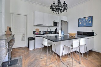 43 Rue Saint-Georges, Paris à louer Photo intérieure– Image 2 sur 8
