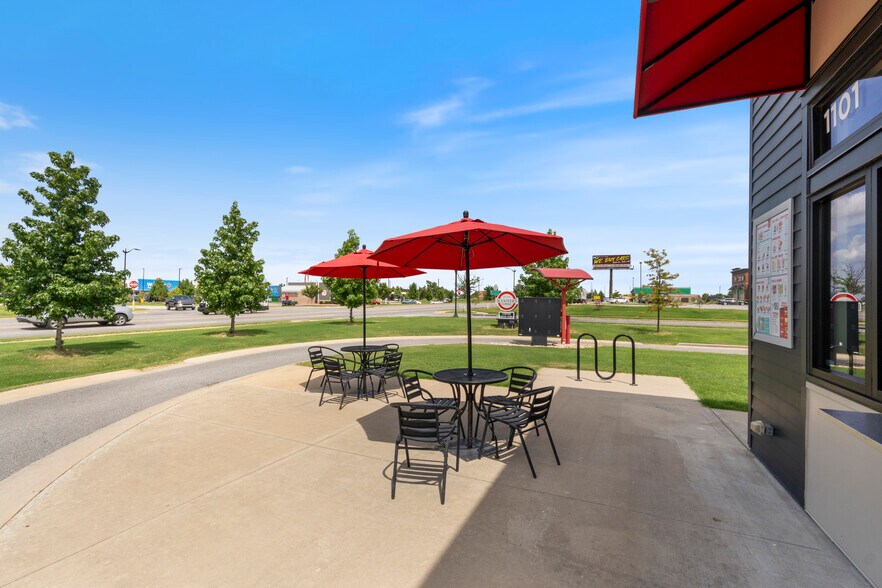 1101 SW Regional Airport Blvd, Bentonville, AR à vendre - Photo de l’immeuble – Image 3 sur 5