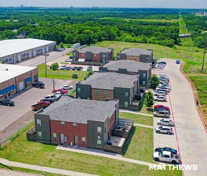 3601 Valley Vista Dr, Hurst, TX à vendre - Photo de l’immeuble – Image 2 sur 8