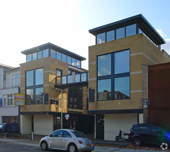 329-333 Latimer Rd, Londres à vendre - Photo de l’immeuble – Image 2 sur 17