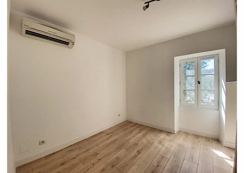 Local d'activités dans Valbonne à vendre - Photo de l’immeuble – Image 2 sur 10