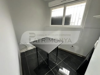 Plus de détails pour 10 Rue Lucia Tichadou, Marseille - Local commercial à louer