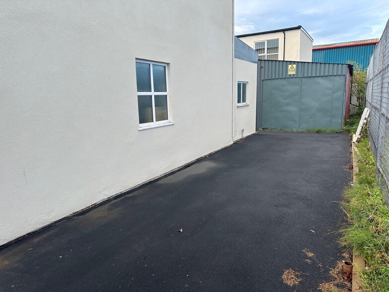 Oak Rd, Wrexham à louer - Photo de l’immeuble – Image 2 sur 8