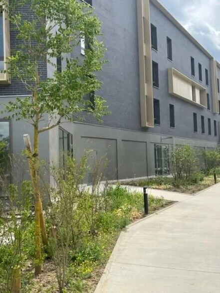 Bureau dans Guyancourt à vendre - Photo de l’immeuble – Image 1 sur 8