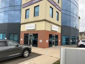 1040 Champlain St, Dieppe, NB à louer Photo de l’immeuble– Image 1 sur 5