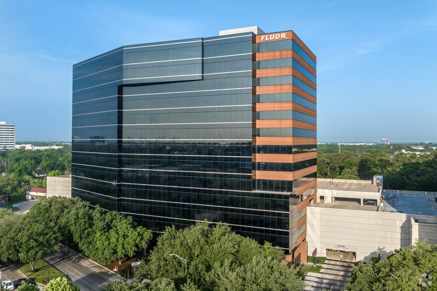 737 N Eldridge Pky, Houston, TX à vendre - Photo de l’immeuble – Image 3 sur 4