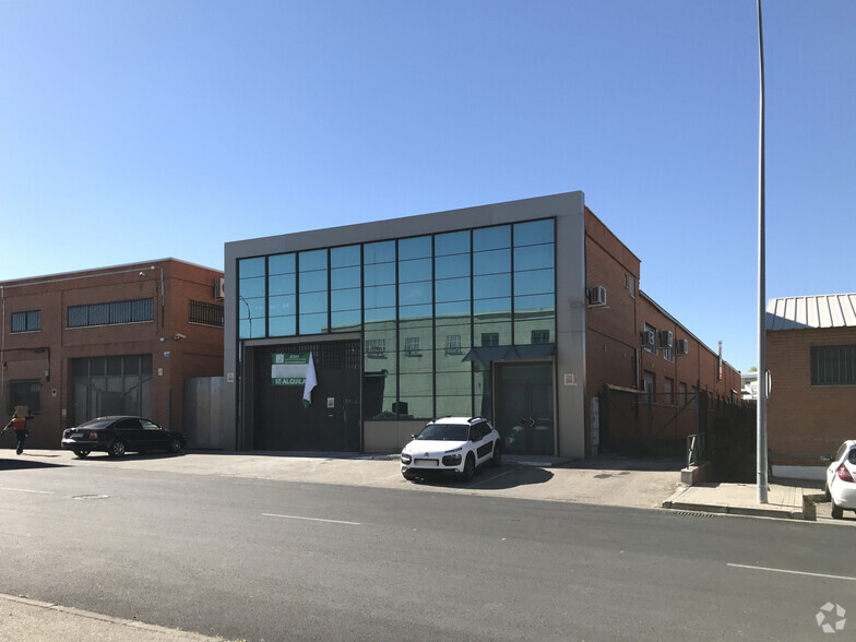 Industriel/Logistique dans Fuenlabrada, Madrid à vendre - Photo de l’immeuble – Image 2 sur 2