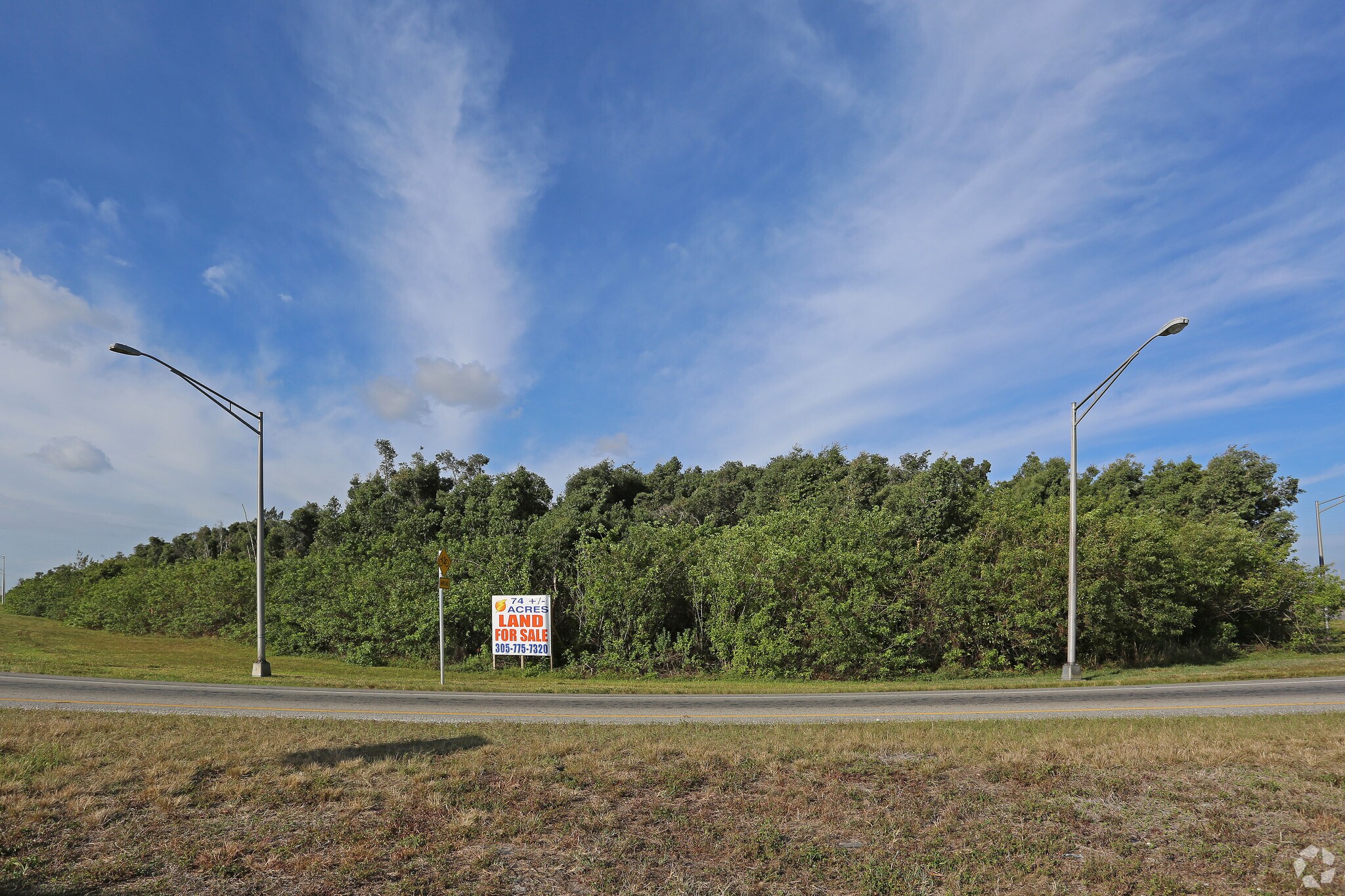 N Krome Ave, Hialeah, FL à vendre Photo principale– Image 1 sur 12