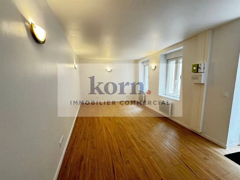 Local commercial dans Paris à vendre - Photo de l’immeuble – Image 2 sur 5