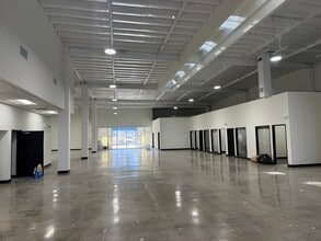 21200-21204 Erwin St, Woodland Hills, CA à louer Photo intérieure– Image 2 sur 2