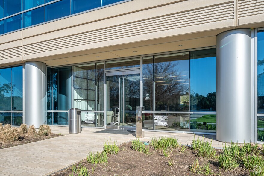 1780 Hughes Landing Blvd, The Woodlands, TX à louer - Photo de l’immeuble – Image 2 sur 9