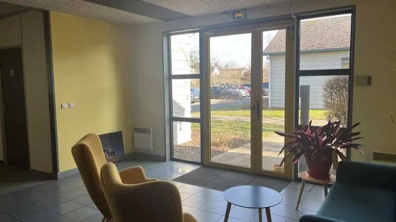 Bureau dans Olivet à louer - Photo de l’immeuble – Image 2 sur 6