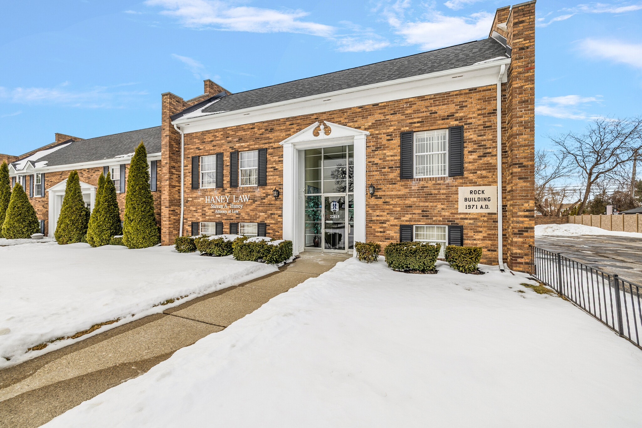 22815 Kelly Rd, Eastpointe, MI à louer Photo principale– Image 1 sur 20