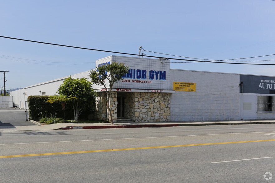 14720-14726 Oxnard St, Van Nuys, CA à louer - Photo principale – Image 1 sur 4