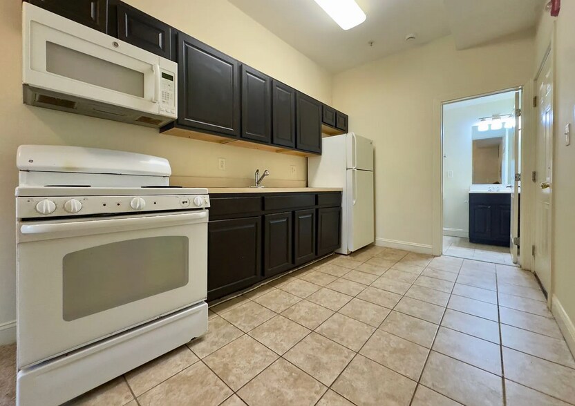214 E Biddle St, Baltimore, MD à vendre - Photo de l’immeuble – Image 2 sur 10