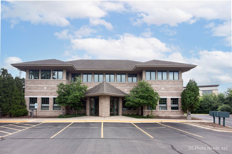 1 Golfview Rd, Lake Zurich, IL à louer - Photo de l’immeuble – Image 1 sur 37