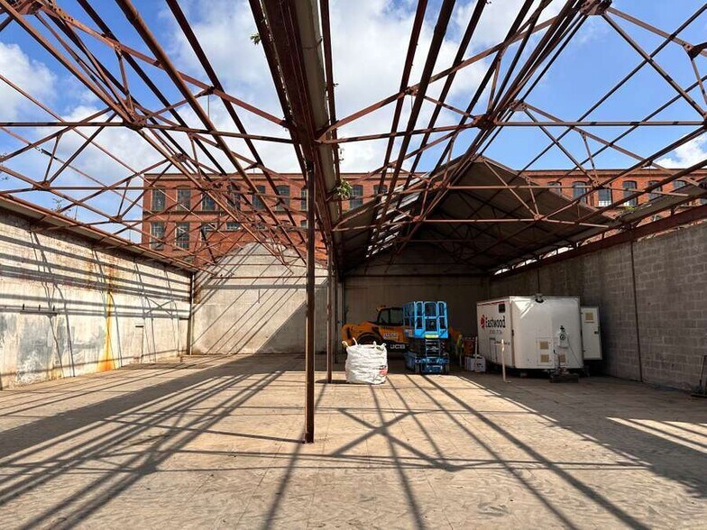 302 Newtownards Rd, Belfast à louer - Photo de l’immeuble – Image 2 sur 4