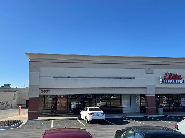 405 E Nifong Blvd, Columbia, MO à louer - Photo de l’immeuble – Image 2 sur 8