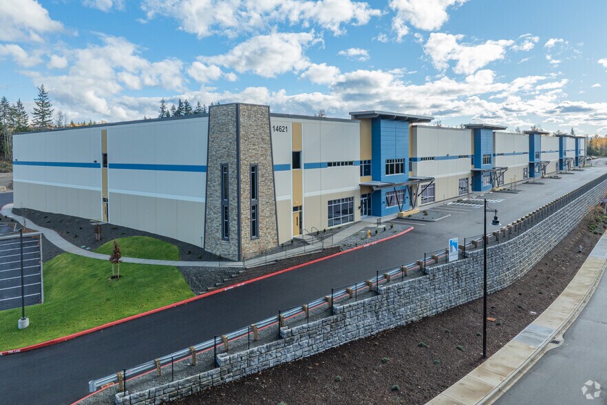 14621 170th Ave E, Bonney Lake, WA à vendre - Photo de l’immeuble – Image 3 sur 5