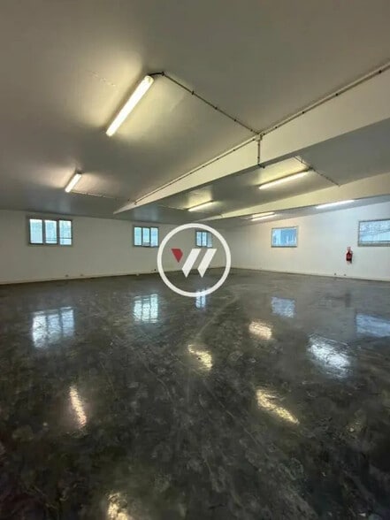 Local d’activités dans Saint-Brice-sous-Forêt à louer - Photo intérieure – Image 3 sur 4