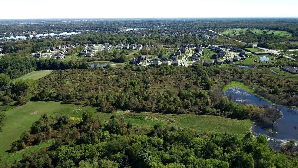24680 Johns, South Lyon, MI à vendre - Vidéo sur l’annonce professionnelle – Image 2 sur 21
