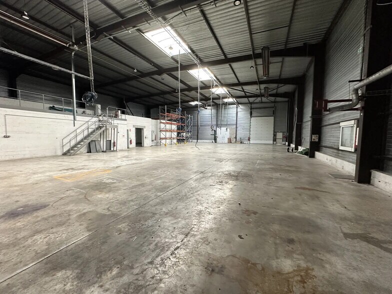 Industriel/Logistique dans Reims à louer - Photo de l’immeuble – Image 1 sur 4