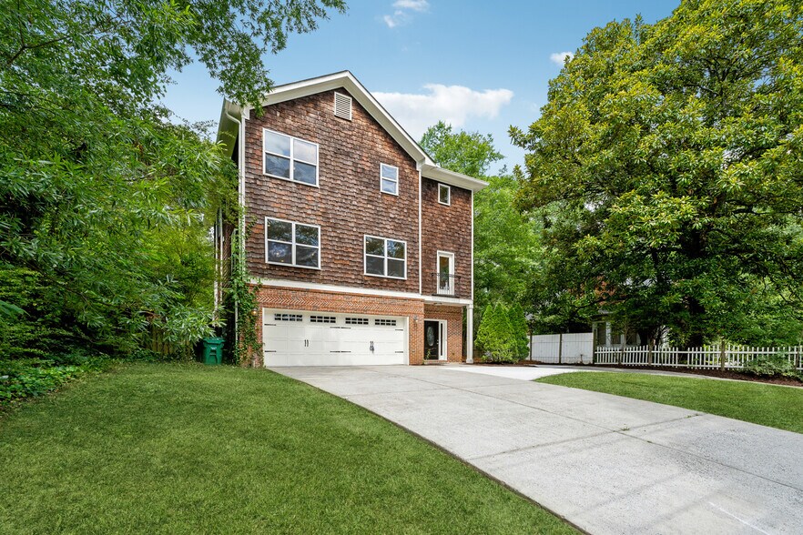 1303 N Druid Hills Rd NE, Brookhaven, GA à vendre - Photo de l’immeuble – Image 2 sur 55