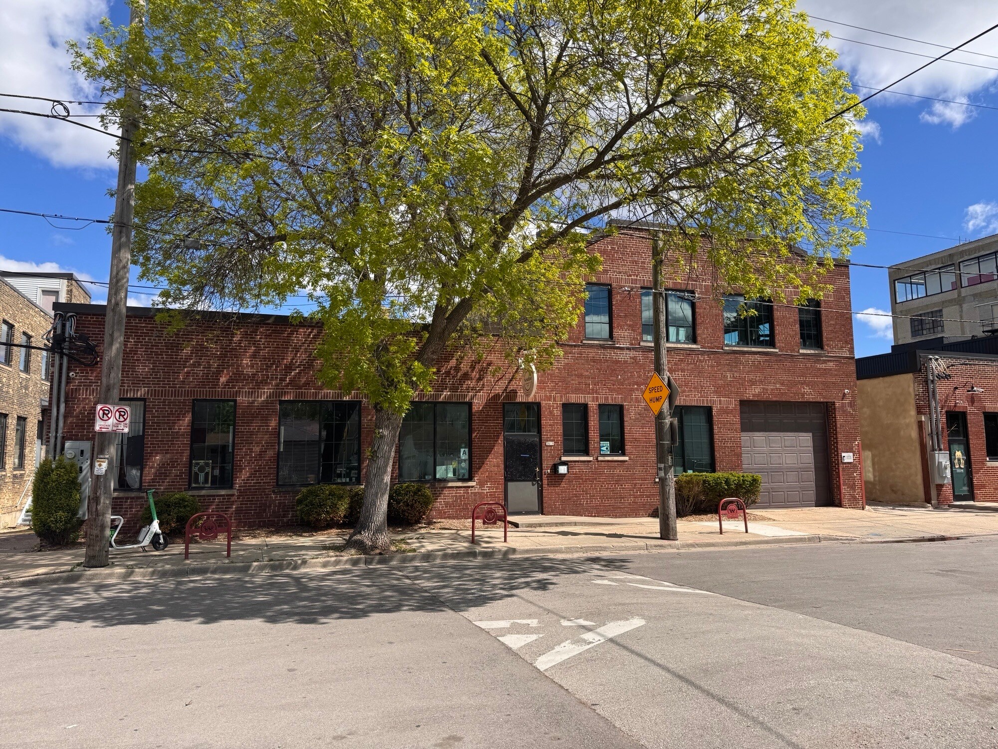 3618 W Pierce St, Milwaukee, WI à louer Photo de l’immeuble– Image 1 sur 10
