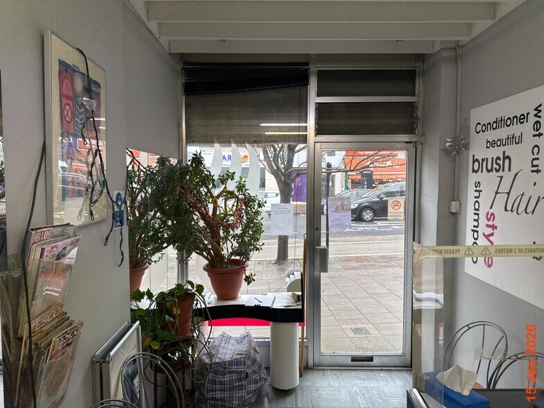 371 Rayners Ln, Pinner à louer - Photo intérieure – Image 2 sur 4